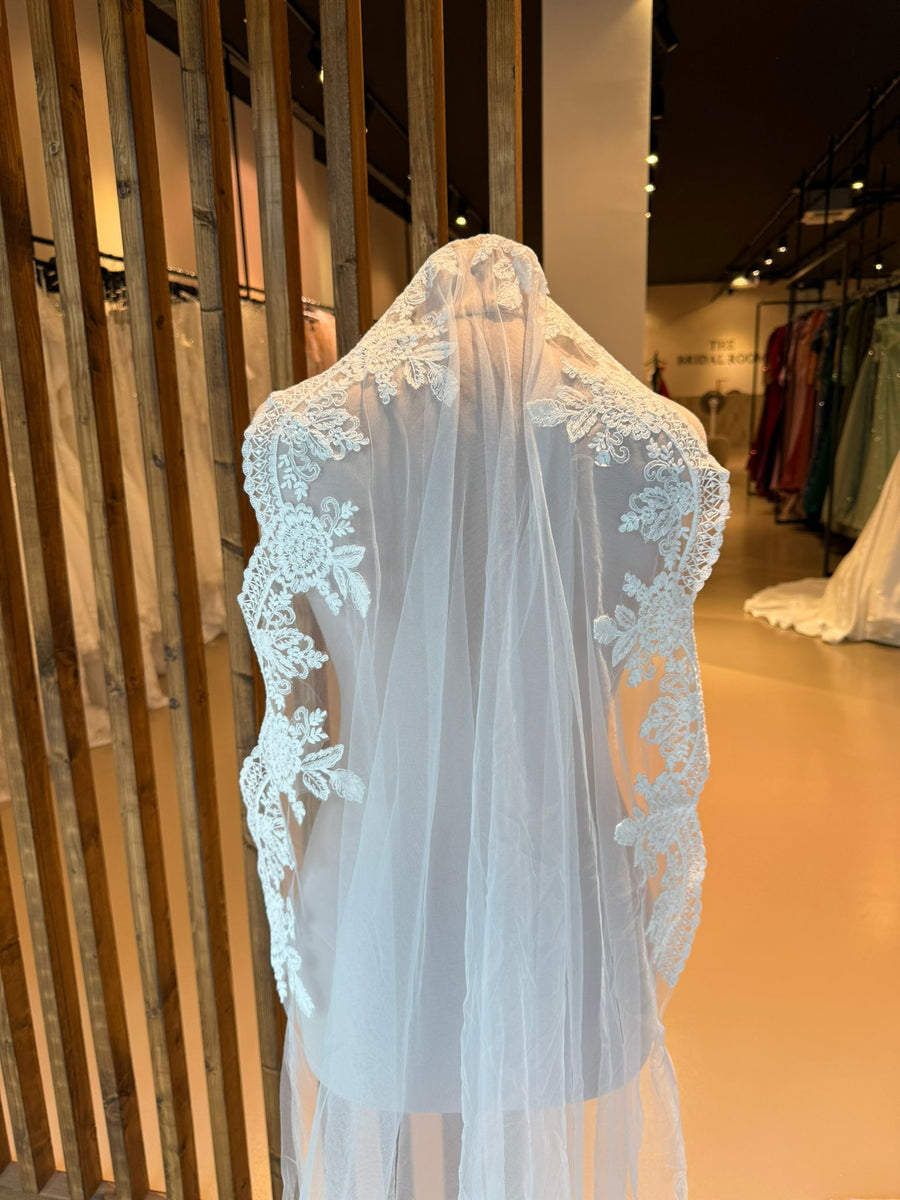 SALE Bruidssluier - French lace
