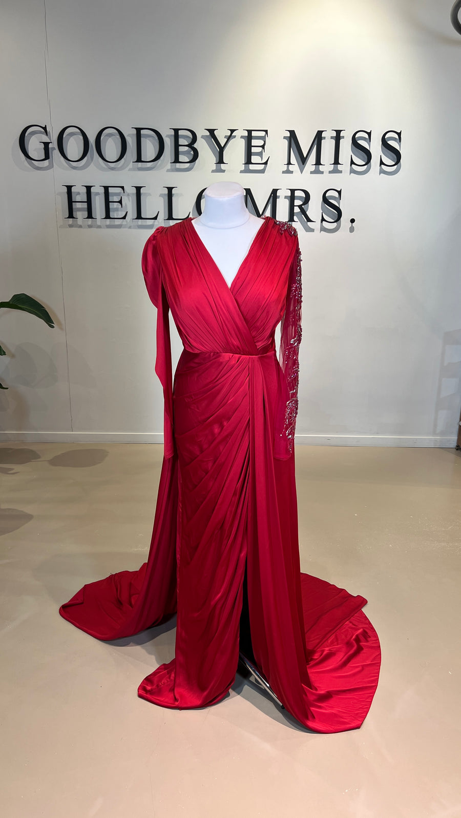 Evening Dress Mona Red- LâNUIT COUTURE SATIN