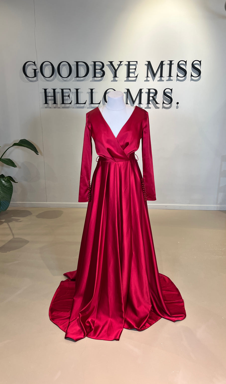 Evening Dress Nora Red - LâNUIT COUTURE SATIN