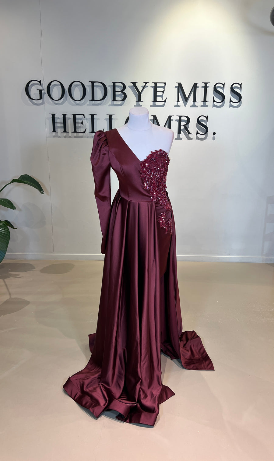 Evening Dress Majestic Burgundy - LâNUIT COUTURE SATIN