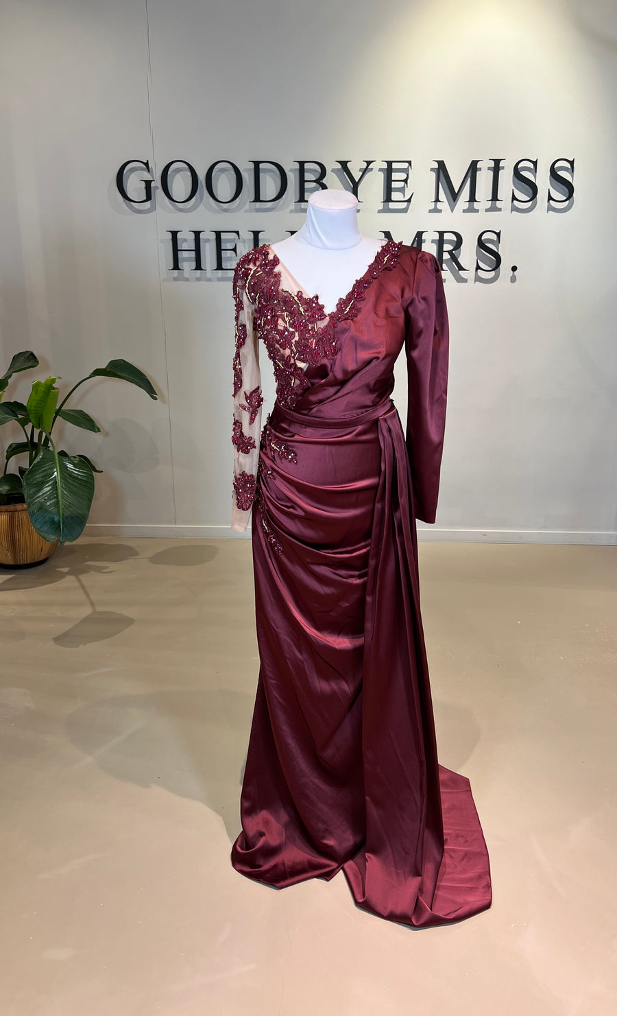 Evening Dress Azari Red - LâNUIT COUTURE SATIN