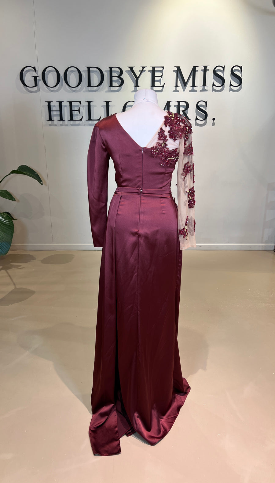 Evening Dress Azari Red - LâNUIT COUTURE SATIN