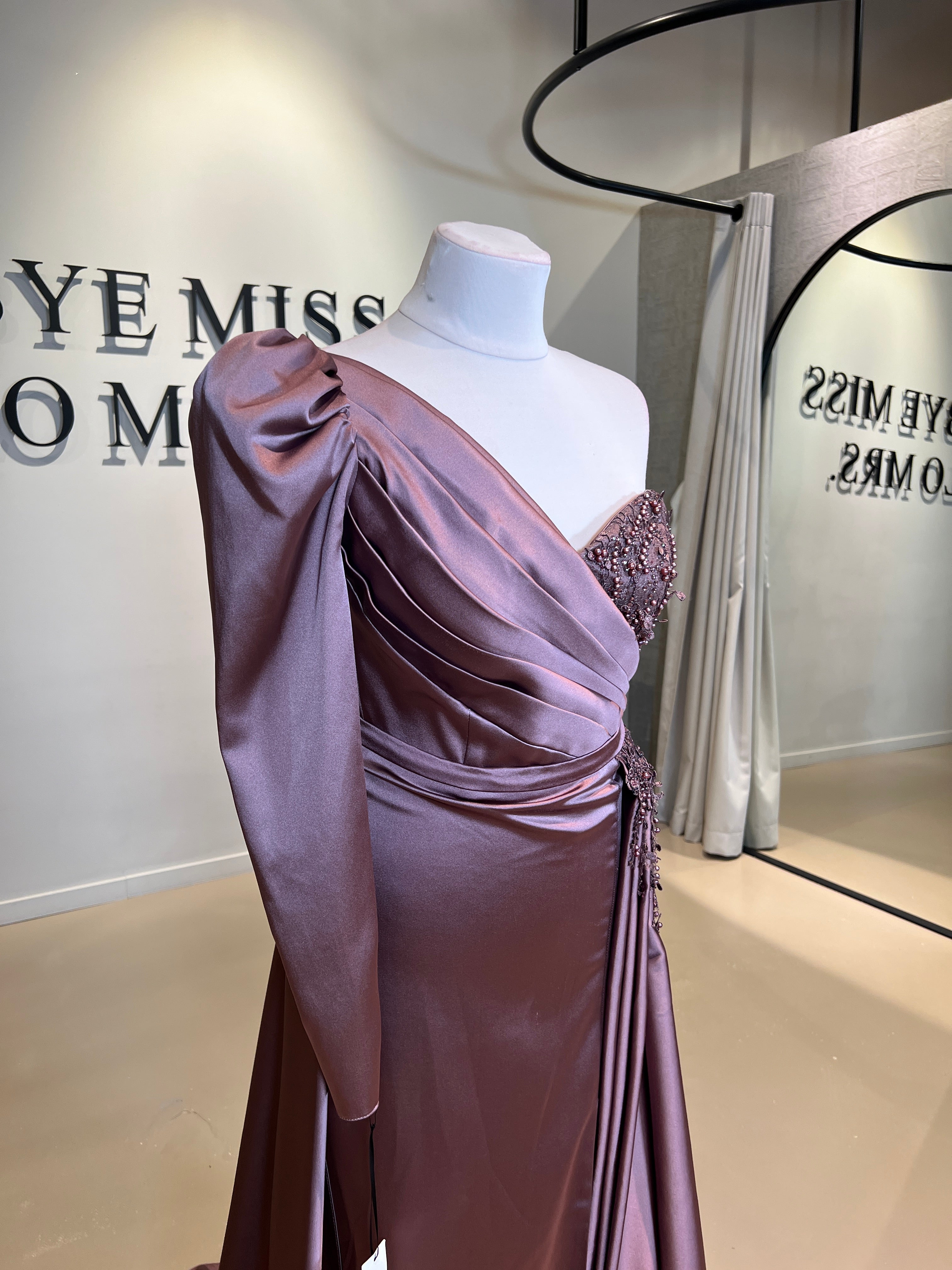 Evening Dress Majestic Lilac - LâNUIT COUTURE SATIN