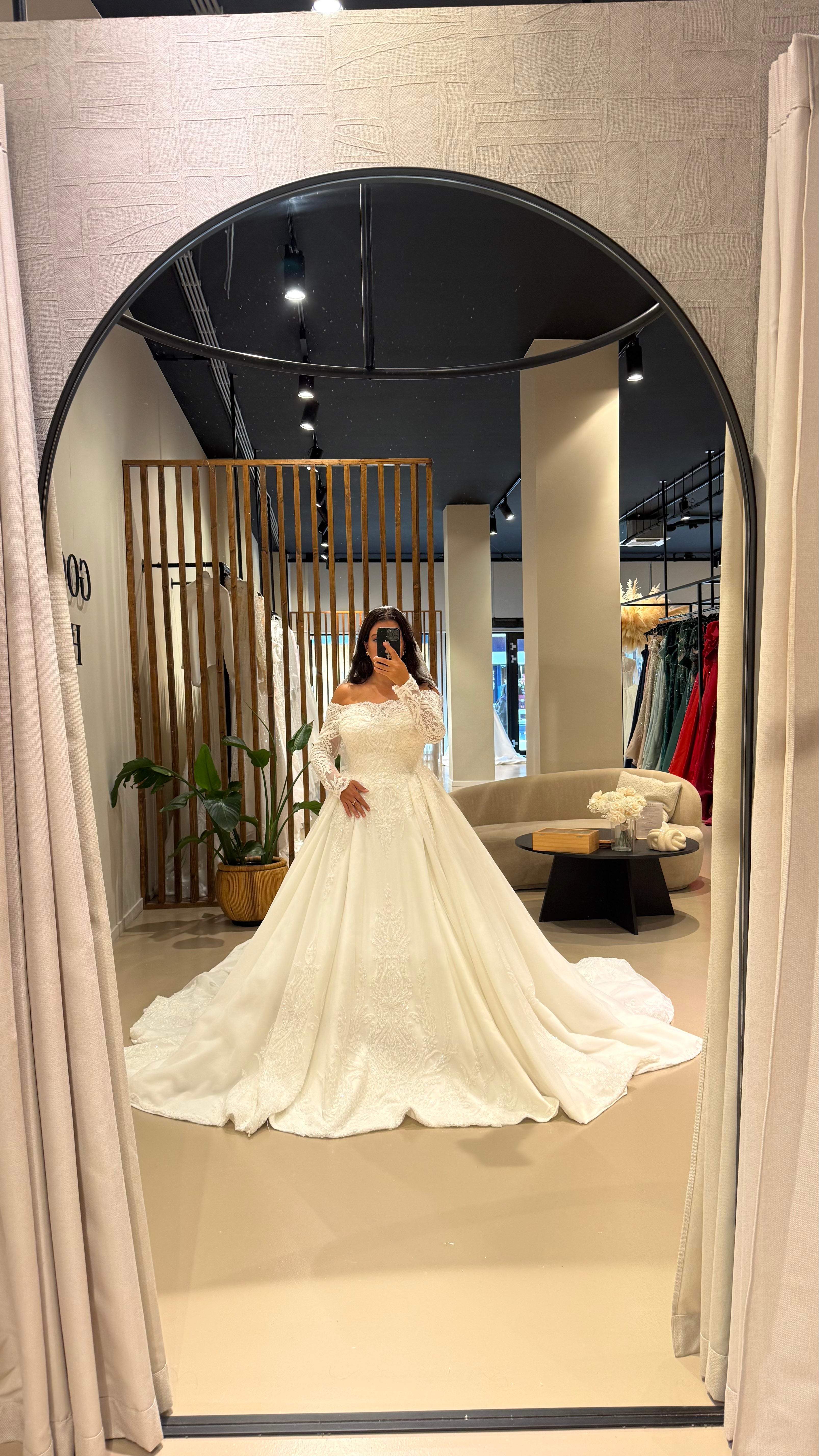 Sale Bruidsjurk - Amal Lace